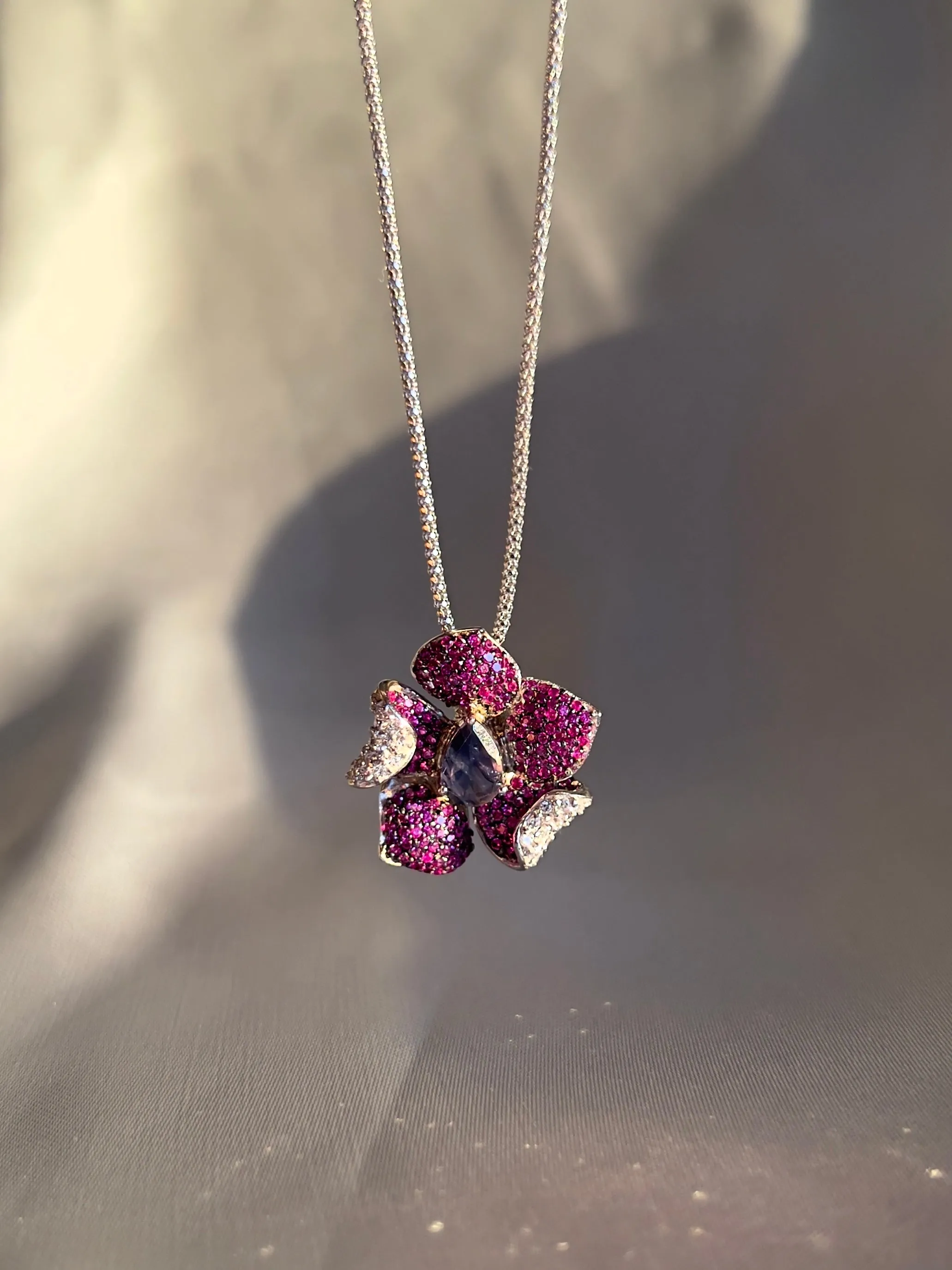 18k White Gold Ruby Sapphire & Diamond Flower Pendant Necklace