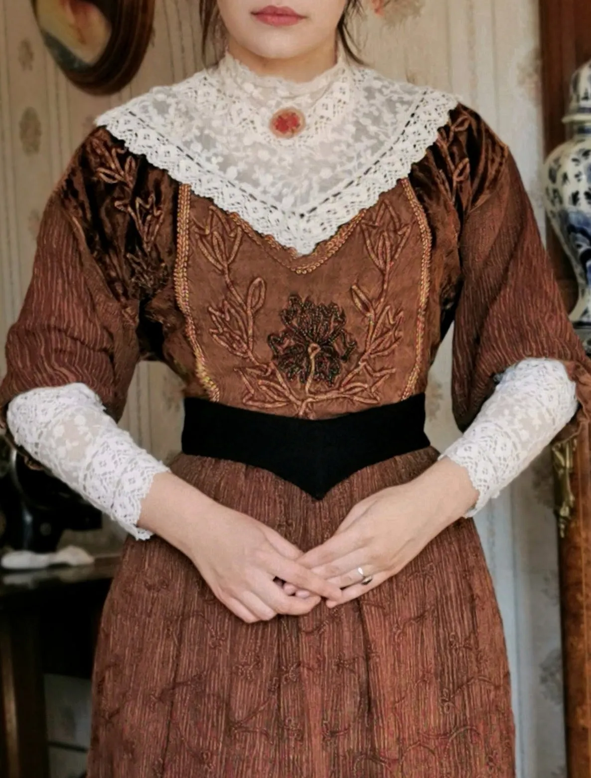 Edwardian V-Shape Belt (Different colors)
