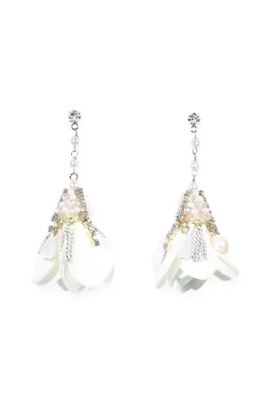 Flower fairy white flower drops