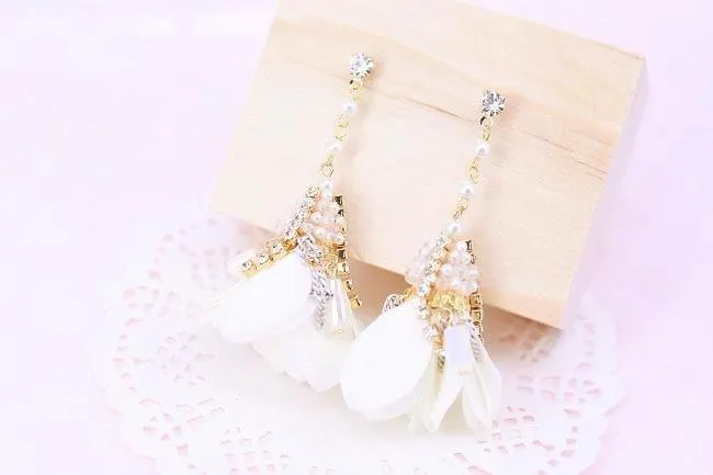 Flower fairy white flower drops