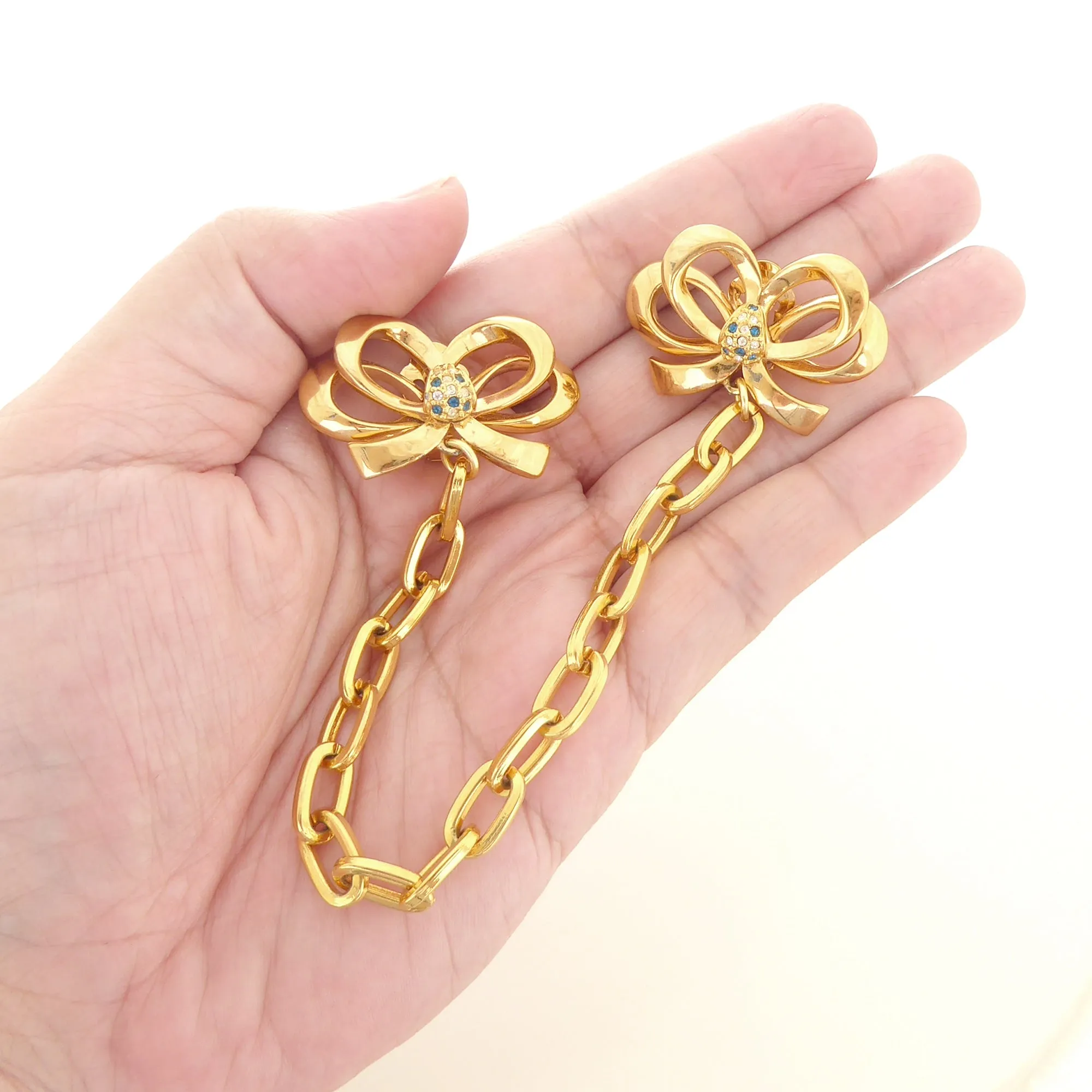 Gold bow collar clips