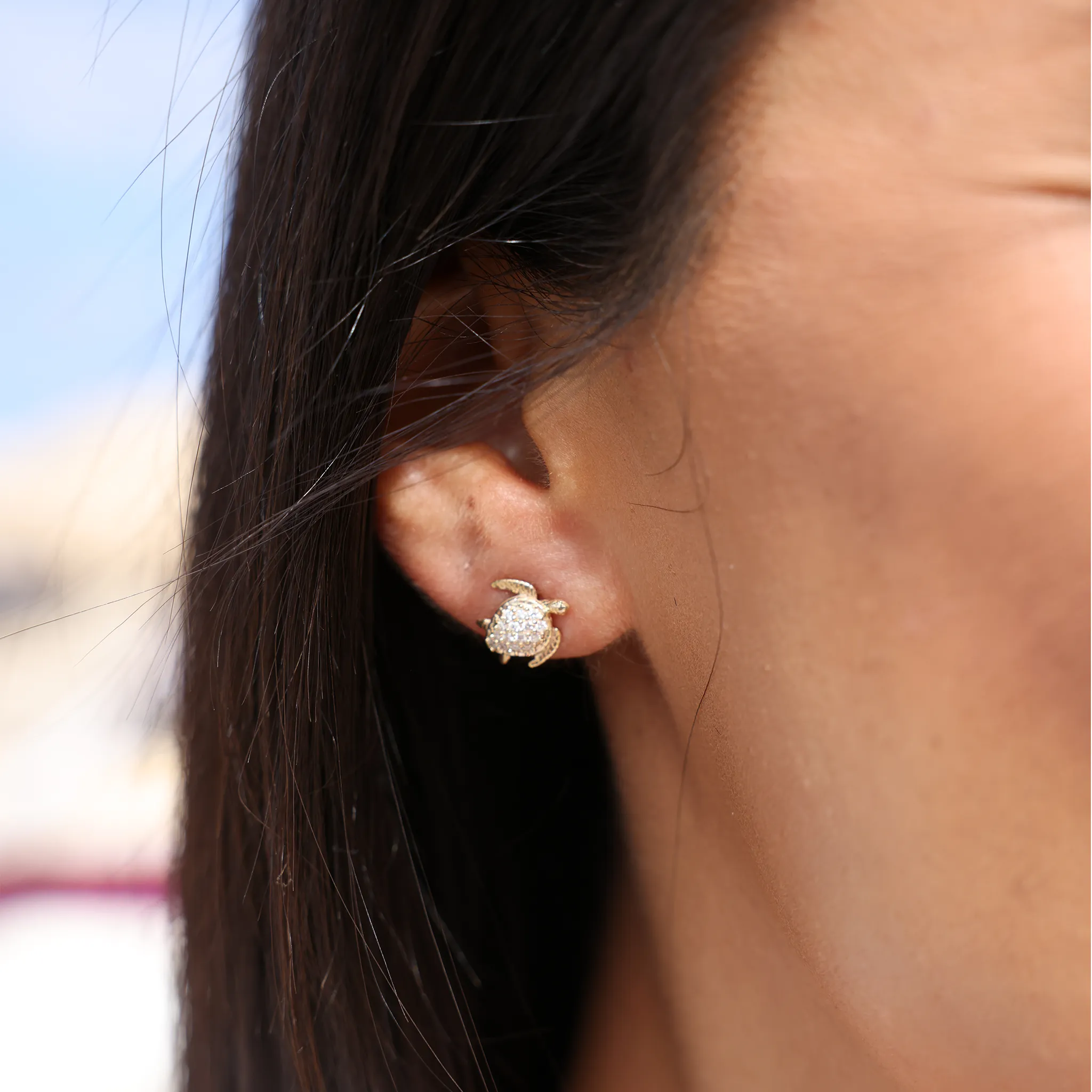 Honu Earrings in Gold with Diamonds - 10mm
