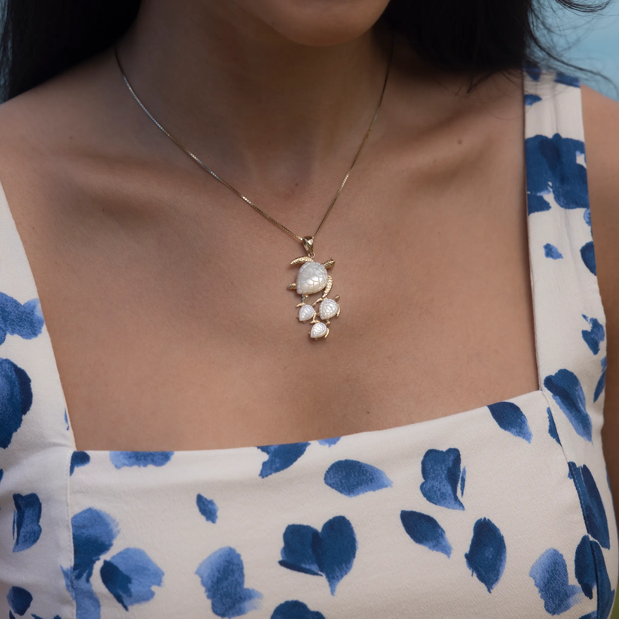 Honu Mother of Pearl Pendant in Gold - 37mm