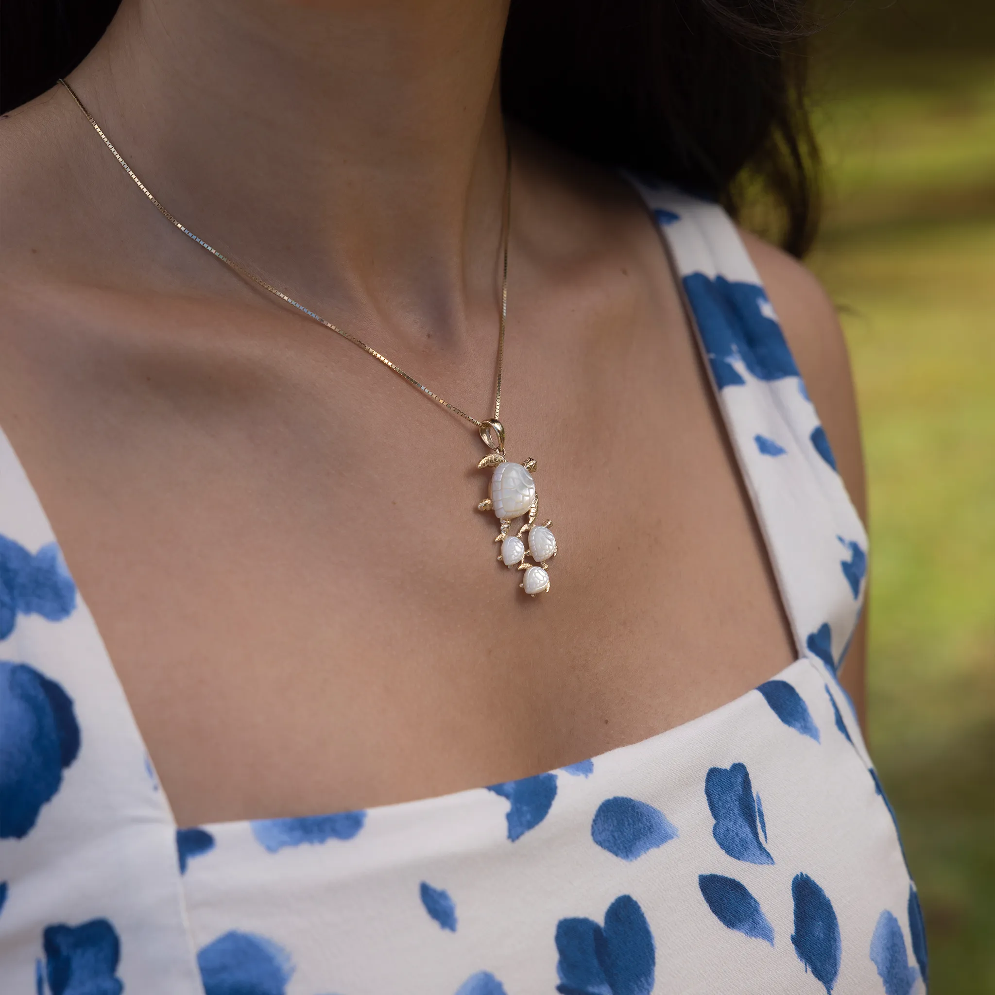 Honu Mother of Pearl Pendant in Gold - 37mm