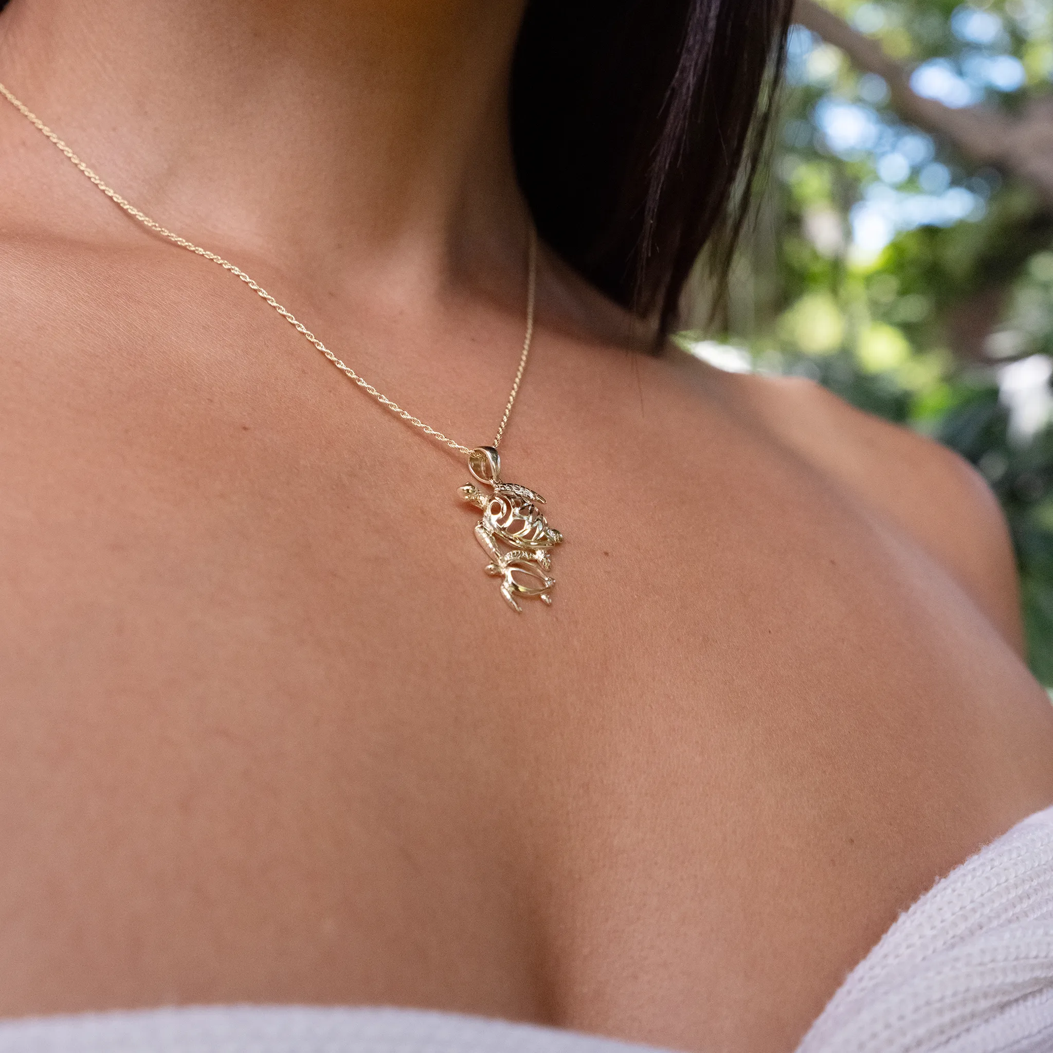 Honu ʻOhana (Family) Pendant in Gold - 19mm