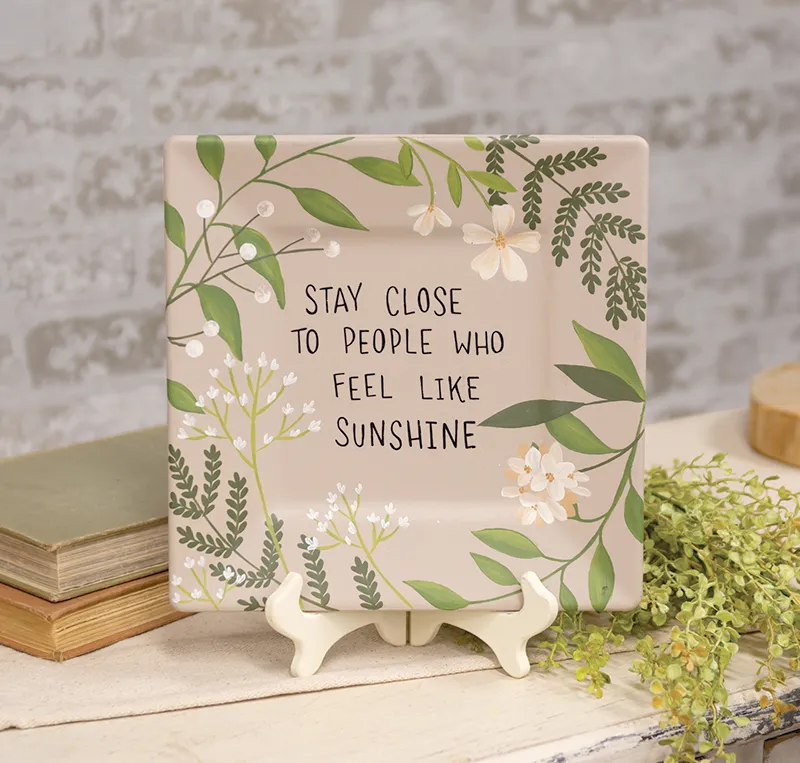 Inspirational friendship-themed decorative plate
