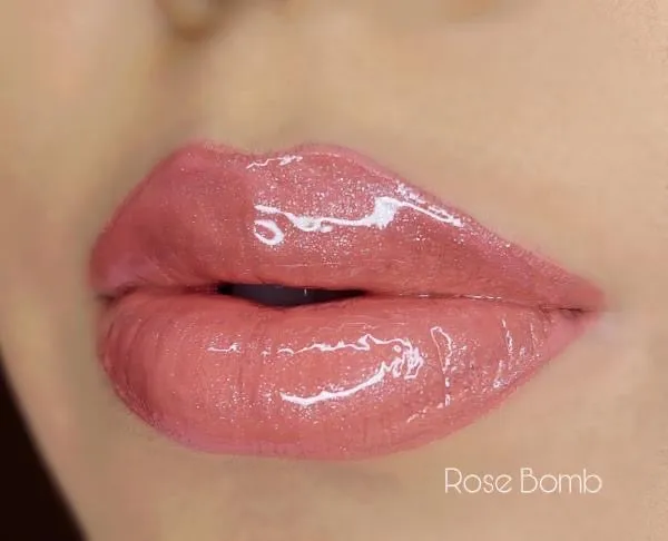 Lipgloss with vitamin E