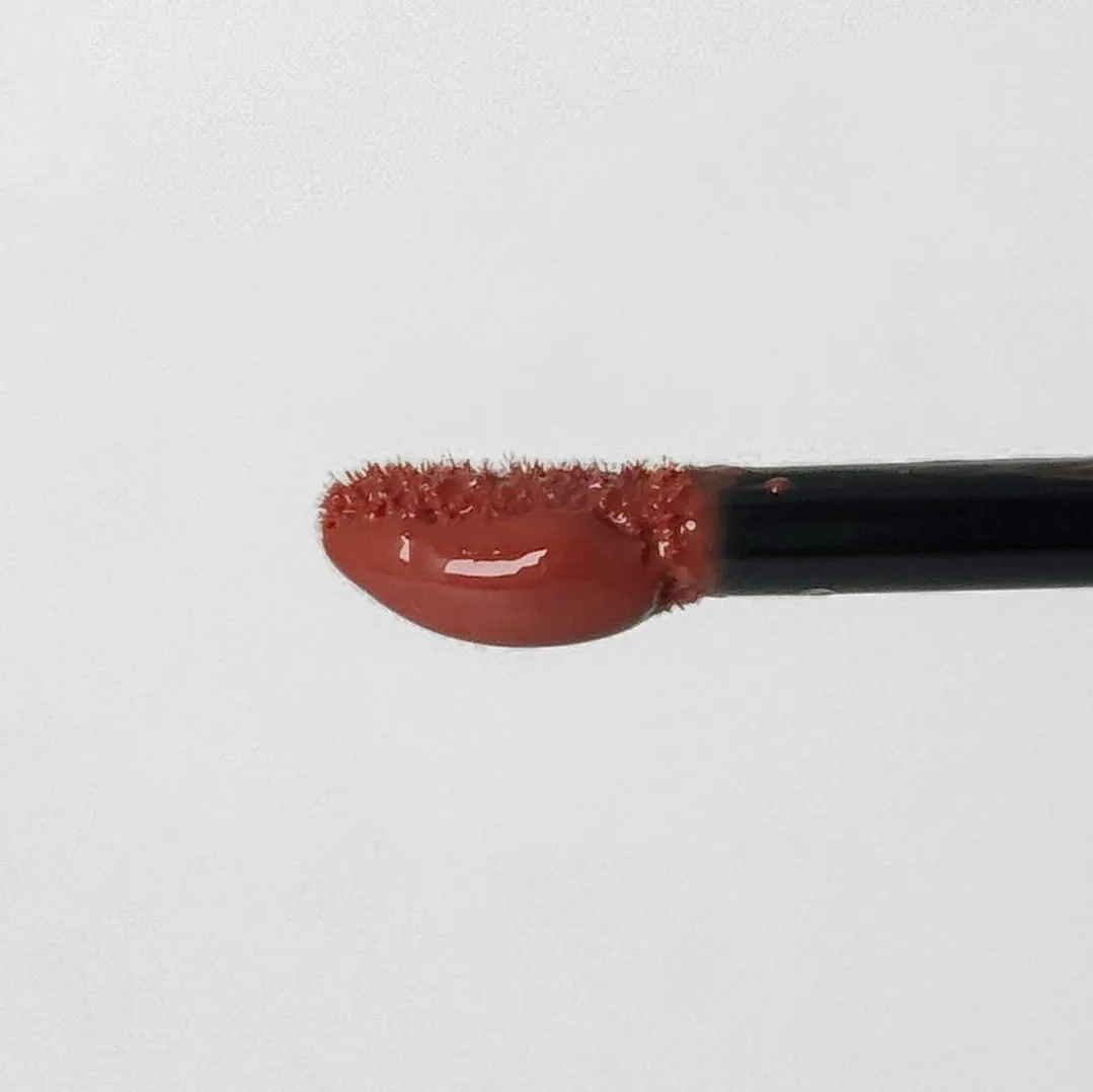 Lipgloss with vitamin E