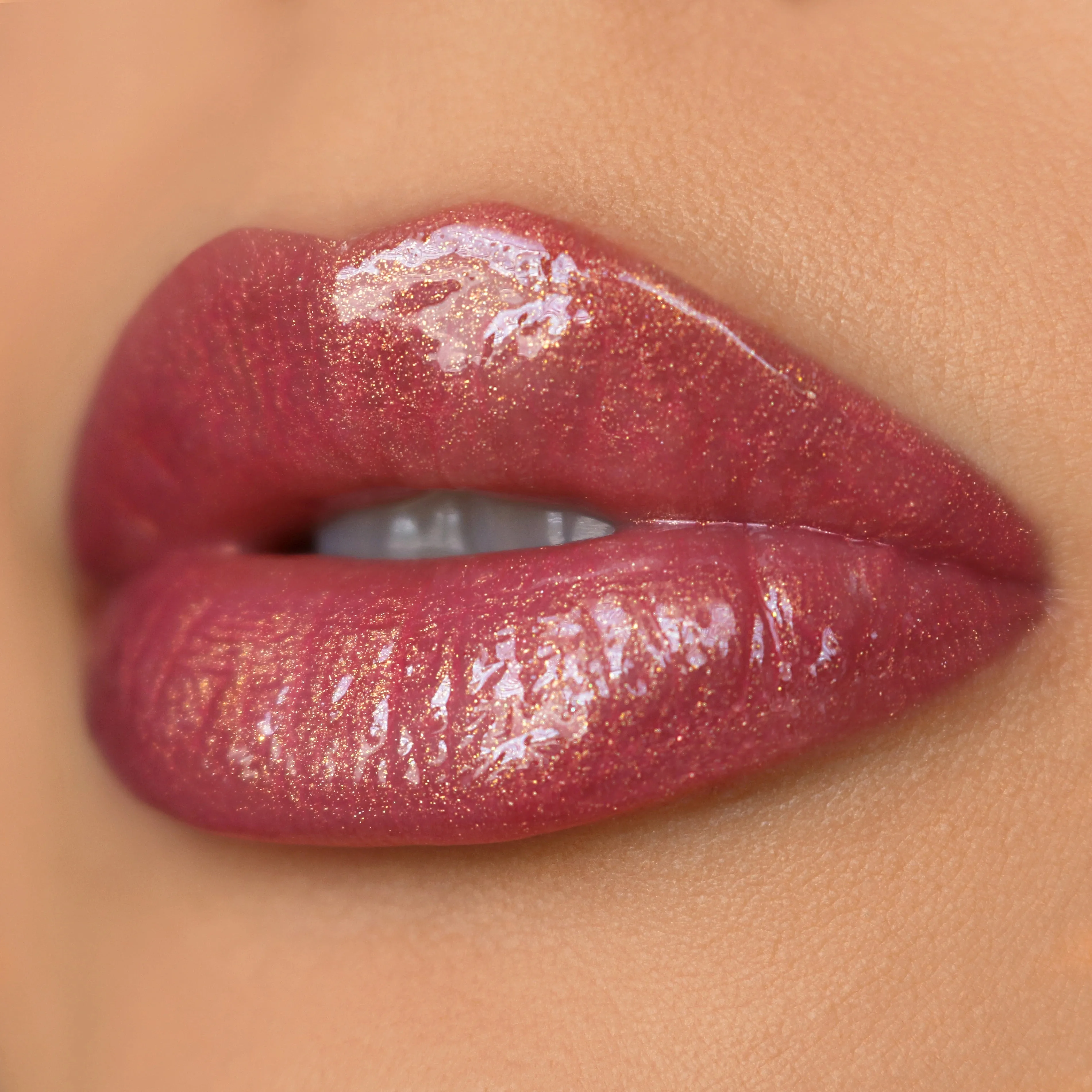 Lipgloss with vitamin E
