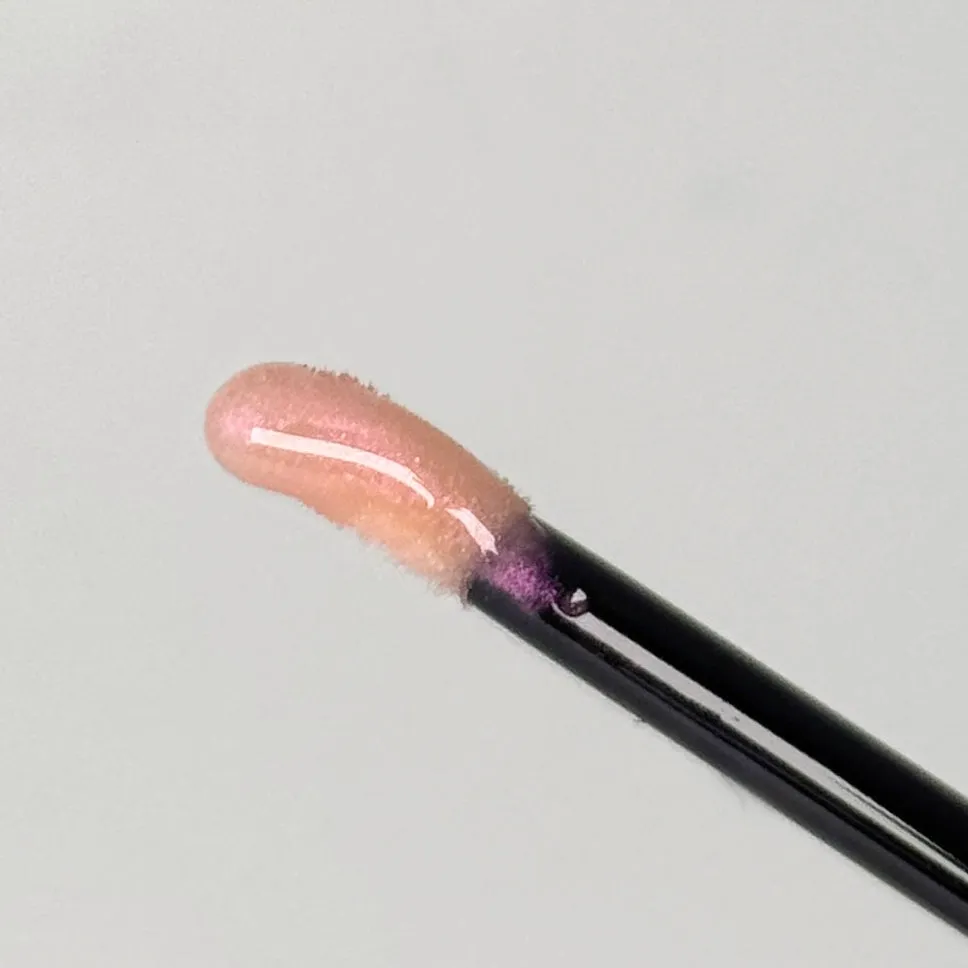 Lipgloss with vitamin E