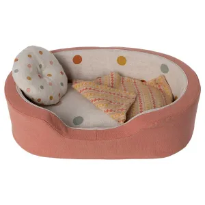 maileg dog basket coral
