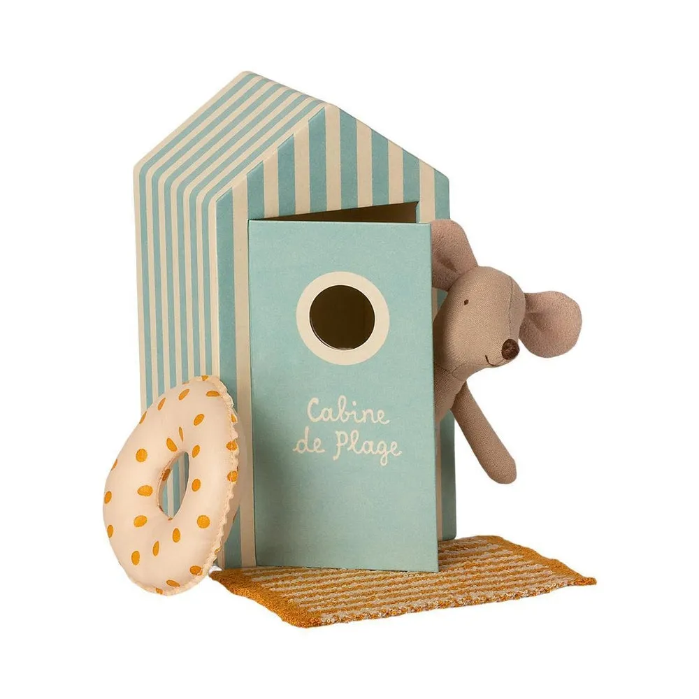 maileg little brother beach mouse in cabin de plage