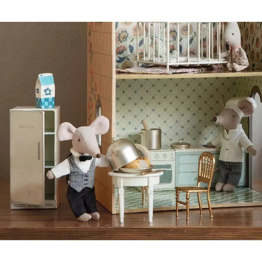 Maileg waiter mouse